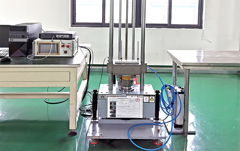 Acceleration impact test equipment